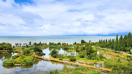云南王宫湿地公园滇池风景4K航拍视频的预览图