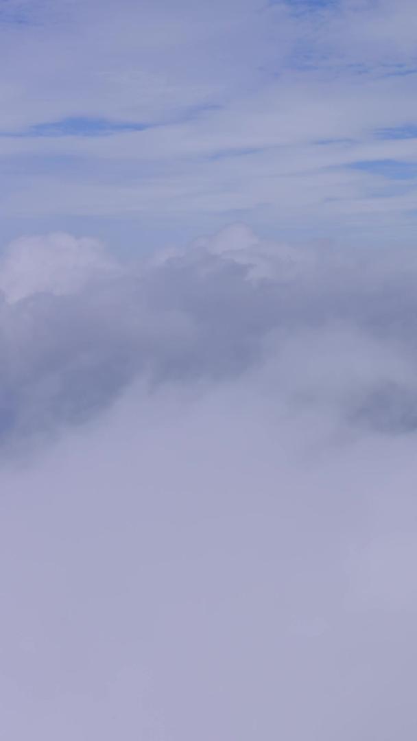 蓝天下的云海航拍视频的预览图