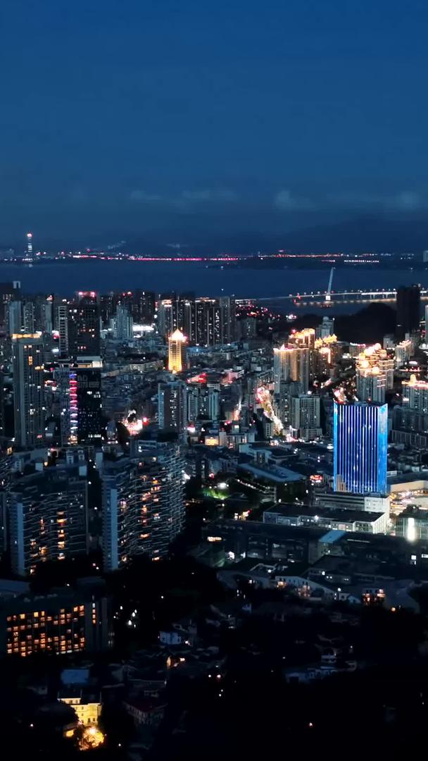 沿海城市夜景景观延迟视频的预览图