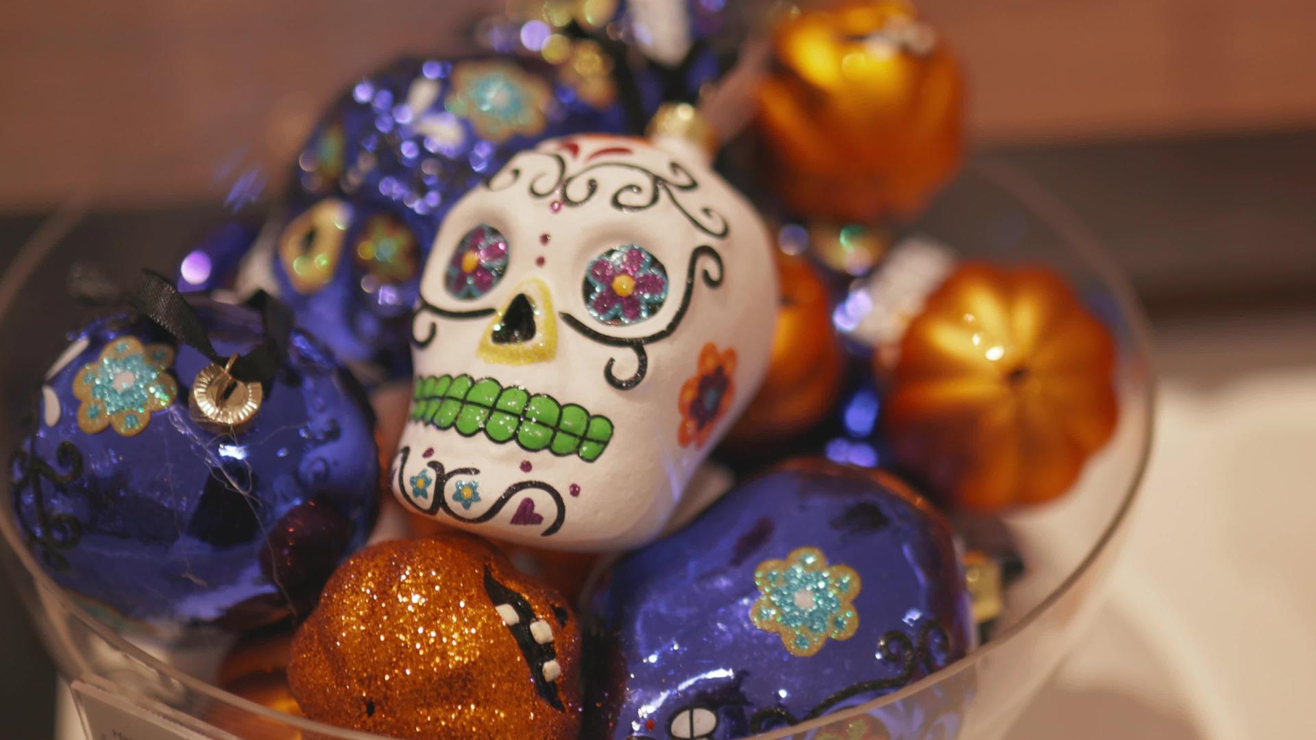 墨西哥亡灵节白头骨装饰视频的预览图