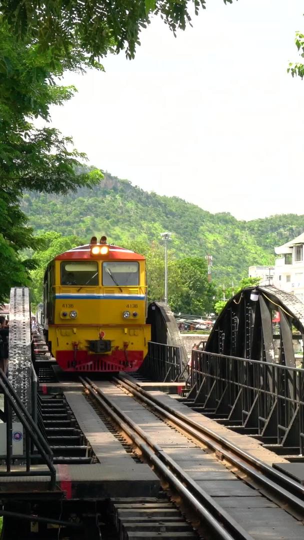 桂河大桥火车泰国北碧府地标实拍视频的预览图