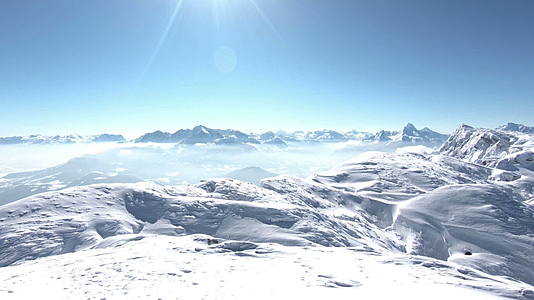 阿尔卑斯山峰视频的预览图