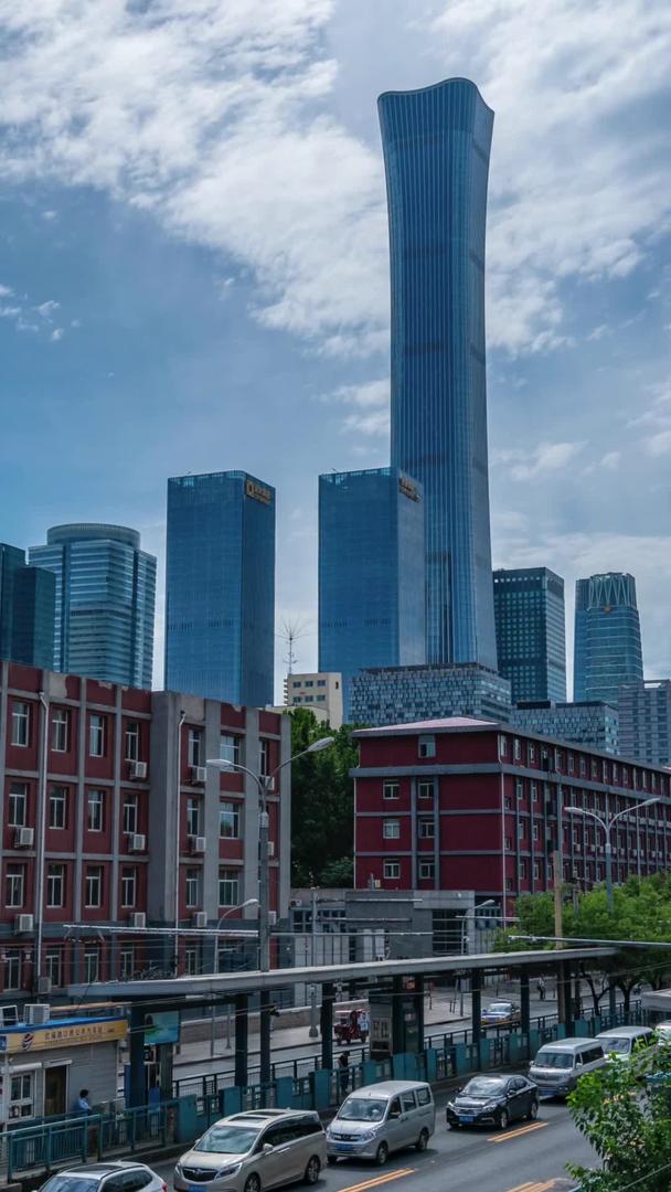 北京国贸延迟蓝天白云下北京视频的预览图