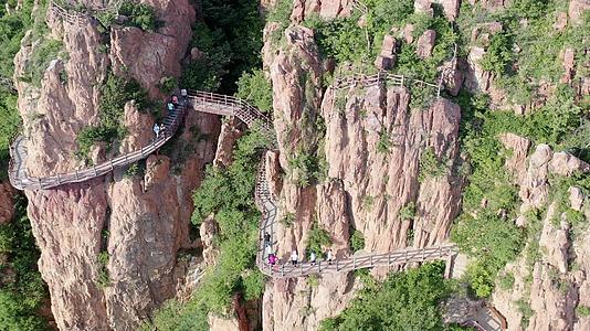 郑州伏羲山红石林航拍4K视频视频的预览图