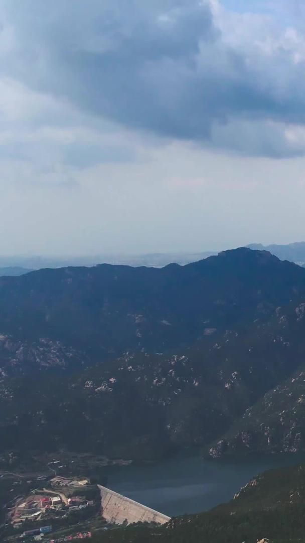 崂山风景名胜区巍峨山脉视频的预览图