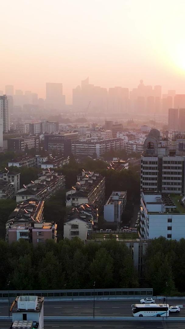 杭州城市日出航拍视频的预览图