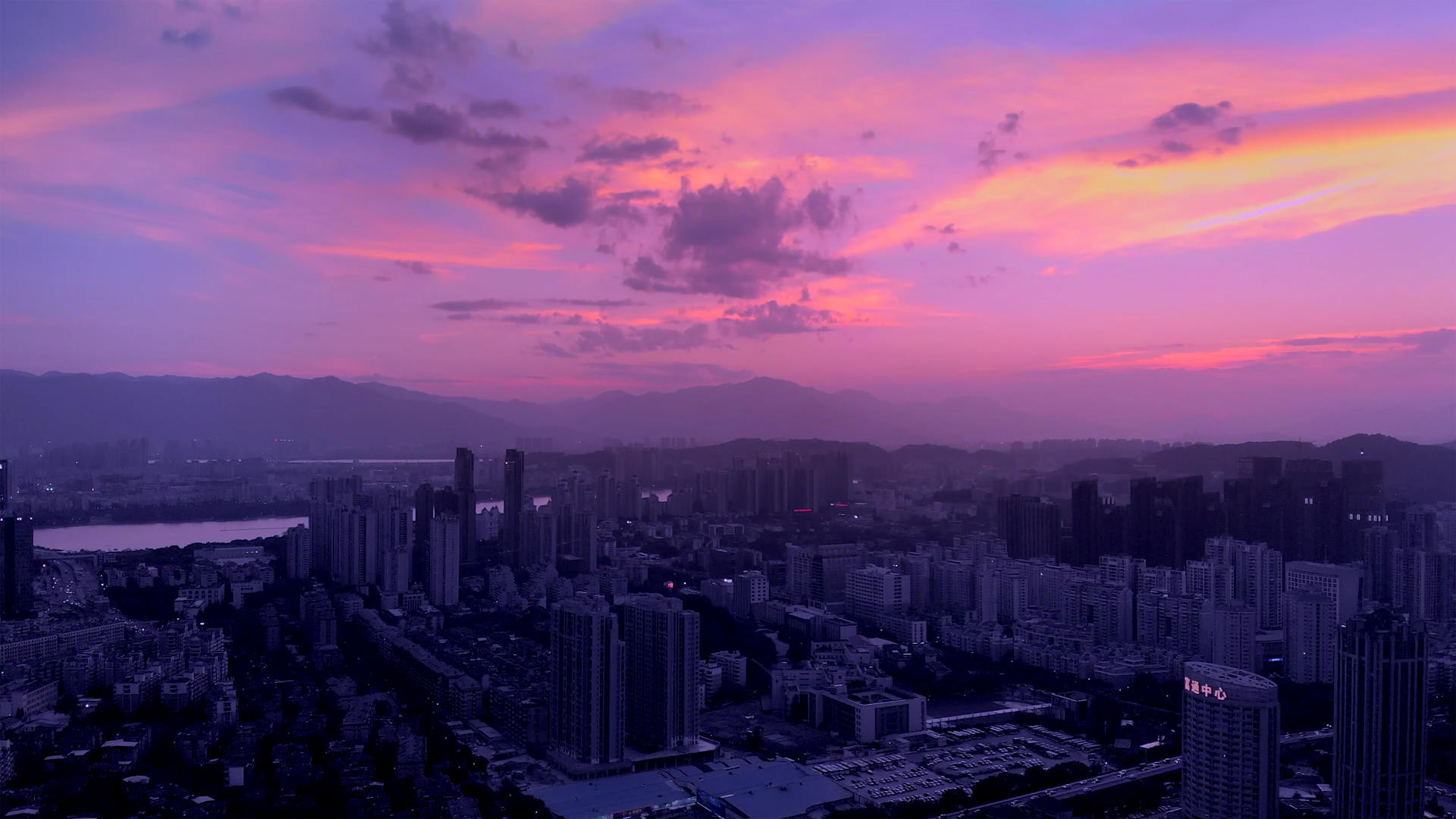 夕阳下的闽江沿岸视频的预览图