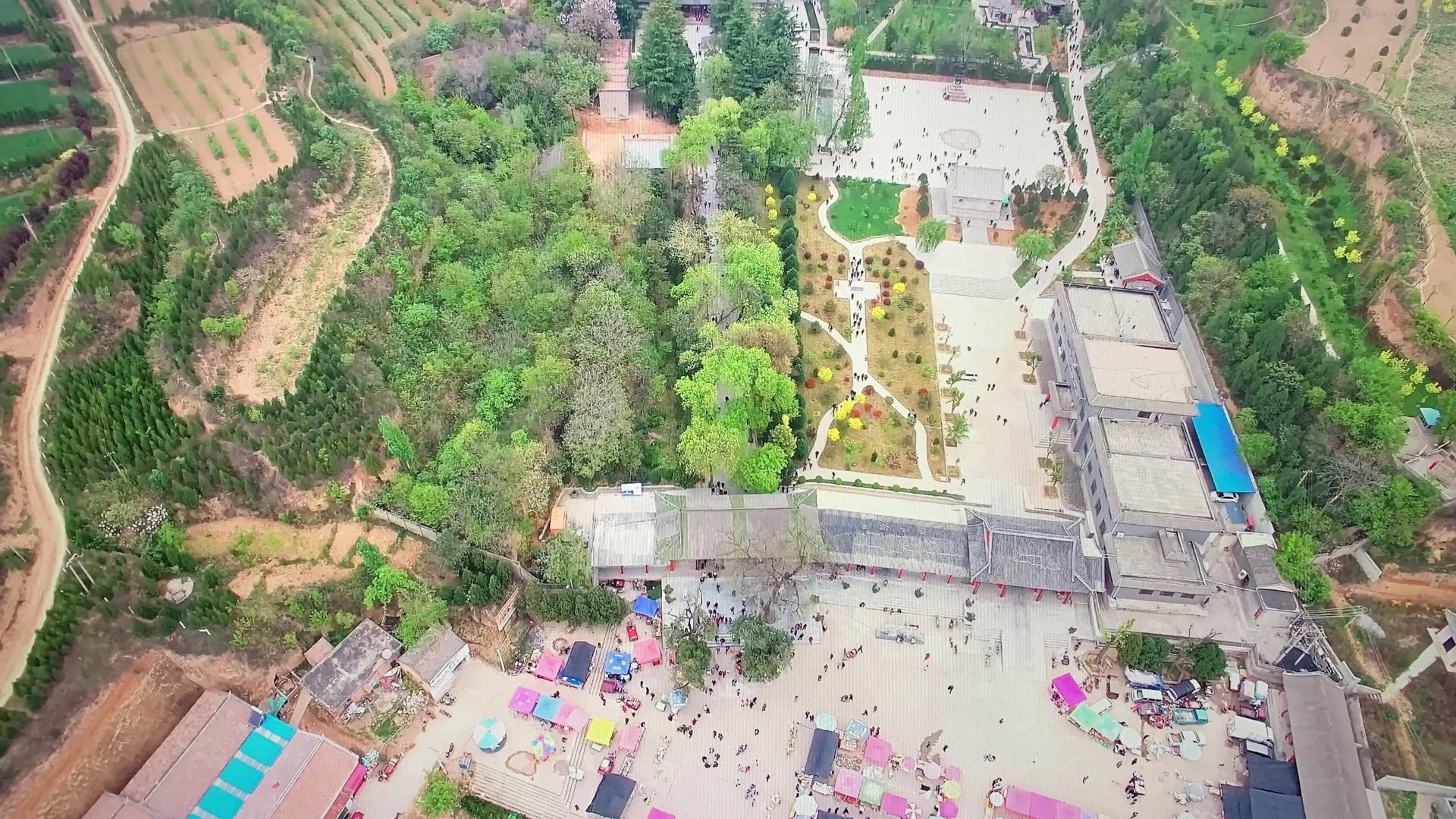 寺庙梯田4K航拍视频的预览图
