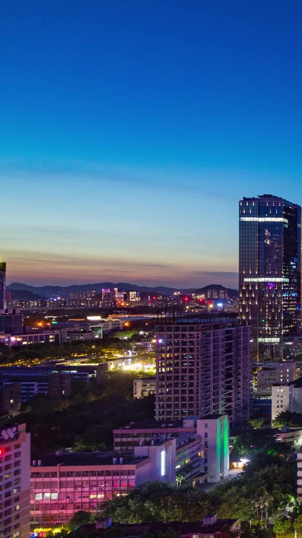 深圳高清科技园夜景都市光轨延迟视频的预览图