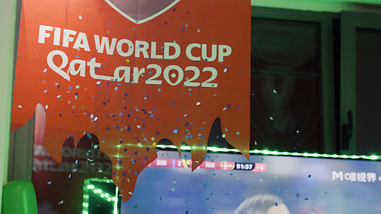 世界杯4K卡塔尔球迷庆祝胜利礼花视频的预览图