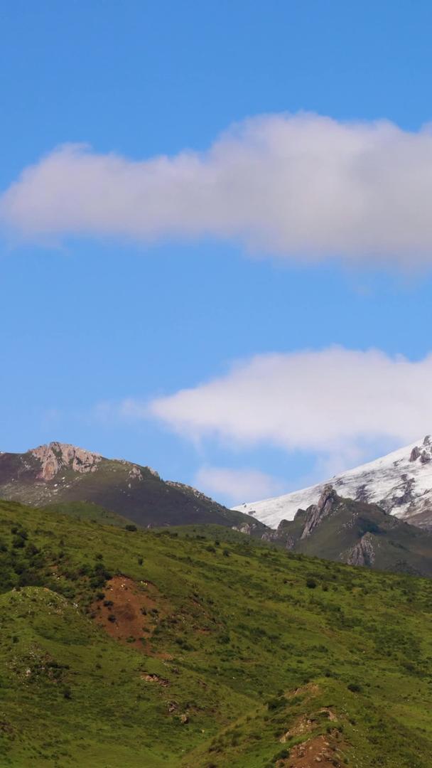 高原山雪峰延时视频视频的预览图