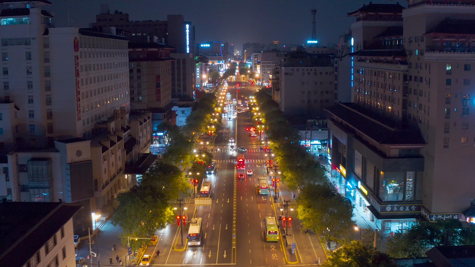 城市街景交通4K航拍视频的预览图
