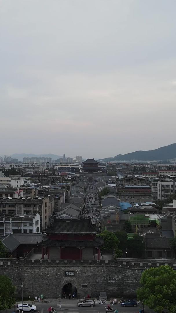 湖北襄阳古城航拍全景材料视频的预览图