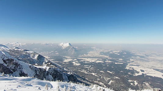 阿尔卑斯浮山区视频的预览图