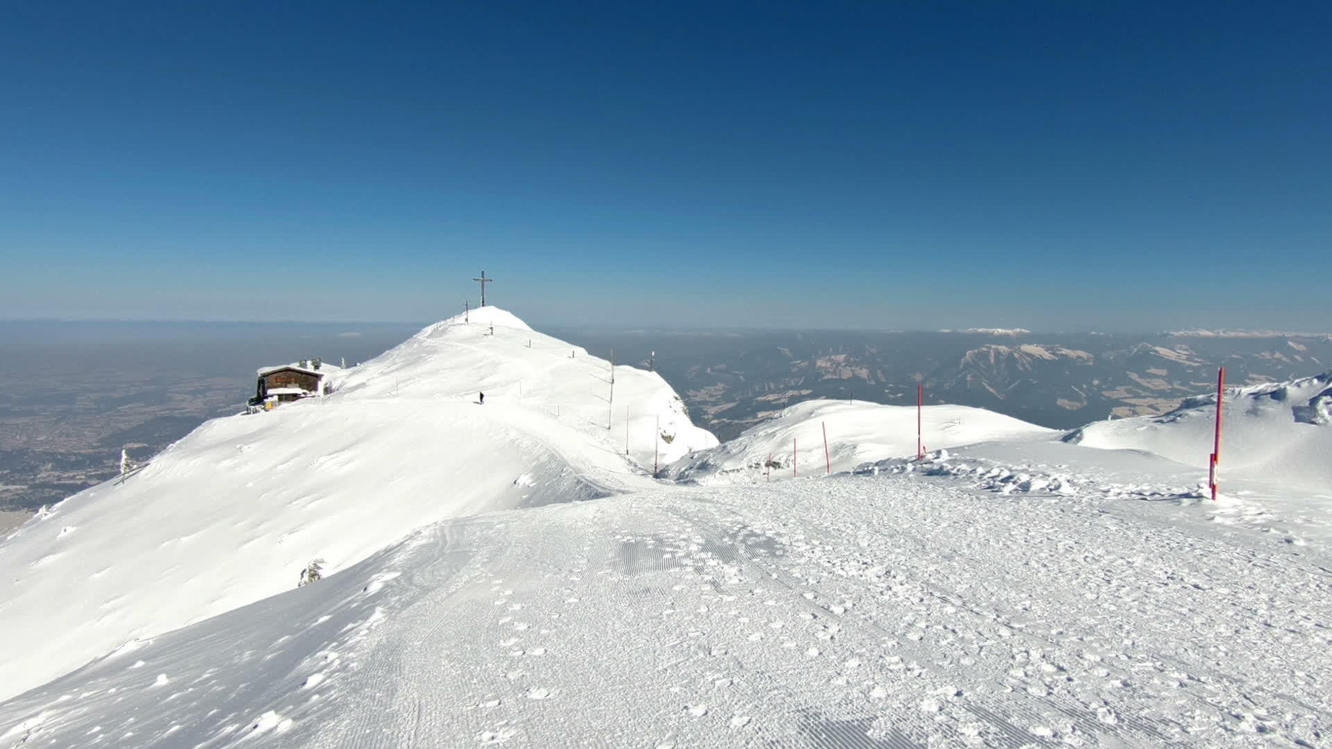 阿尔卑斯山航拍视频的预览图