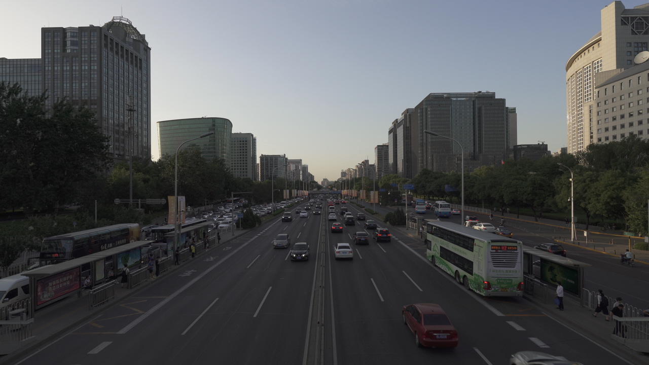 北京朝阳门南大街延时视频的预览图