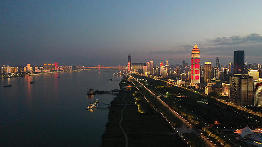 航拍城市灯光秀夜景世界加油中国加油武汉加油4k素材视频的预览图