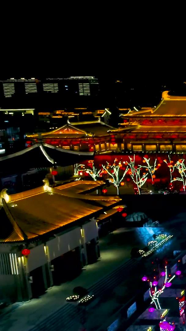 最新西安大唐不夜城航拍视频的预览图