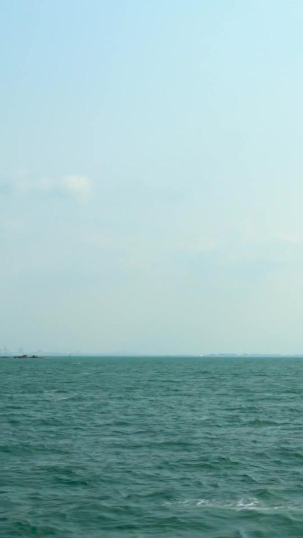 飞驰的泰国芭堤雅快艇乘风破浪视频的预览图