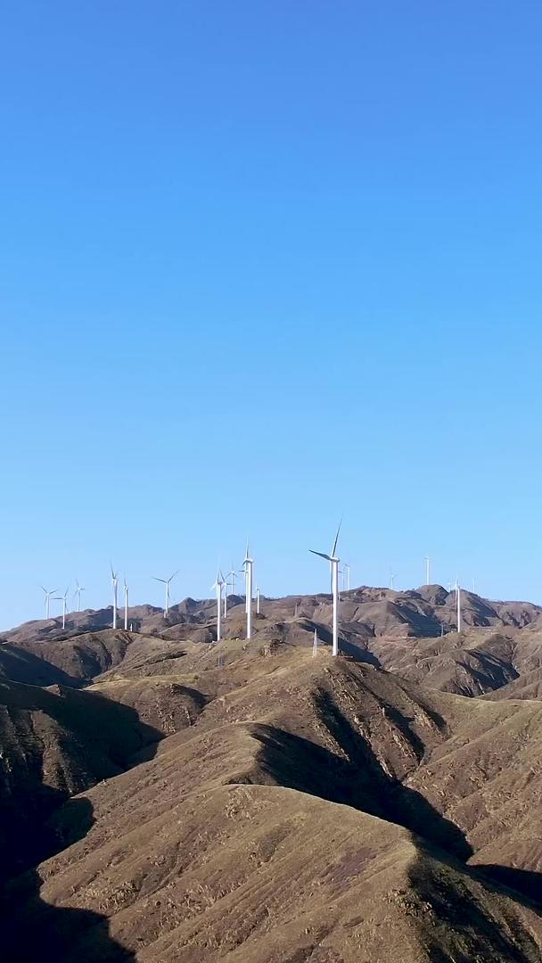风力发电风车场航拍视频的预览图