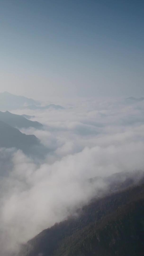 云海航拍在秦岭山区视频的预览图