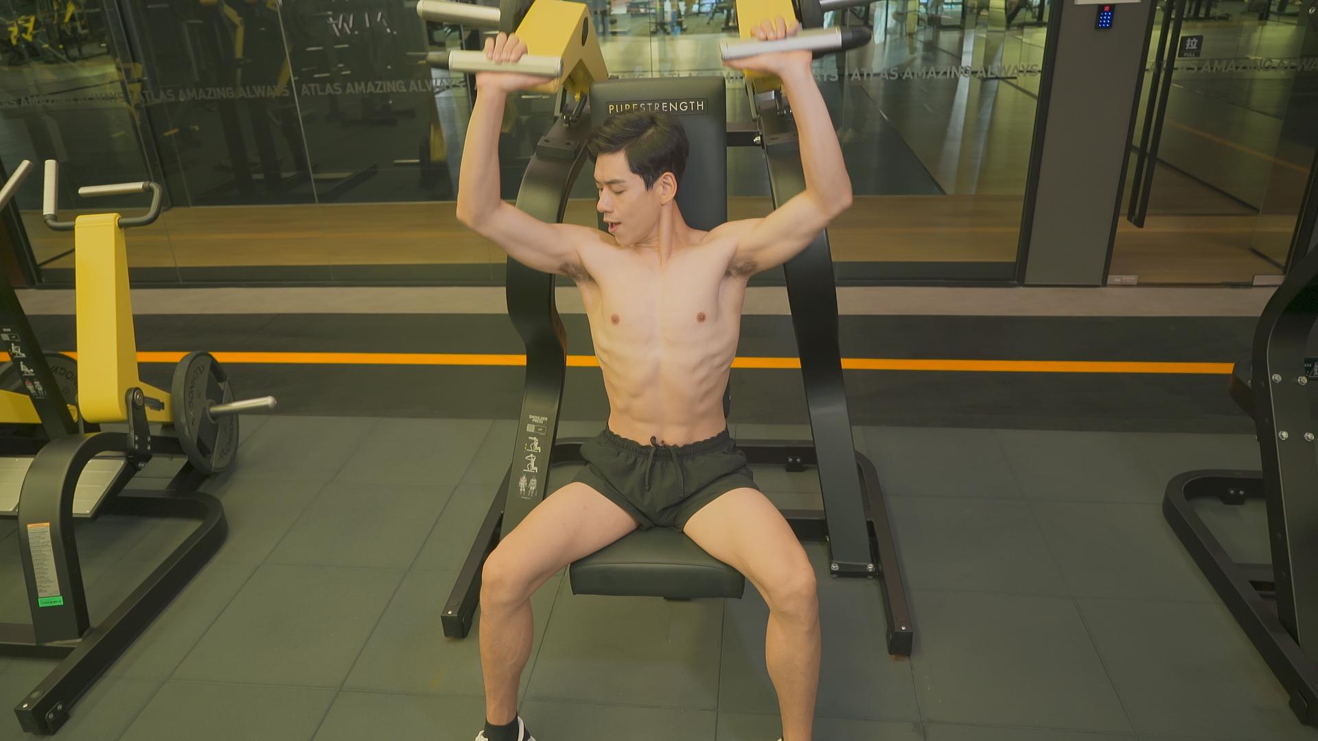 健身房锻炼肌肉视频的预览图