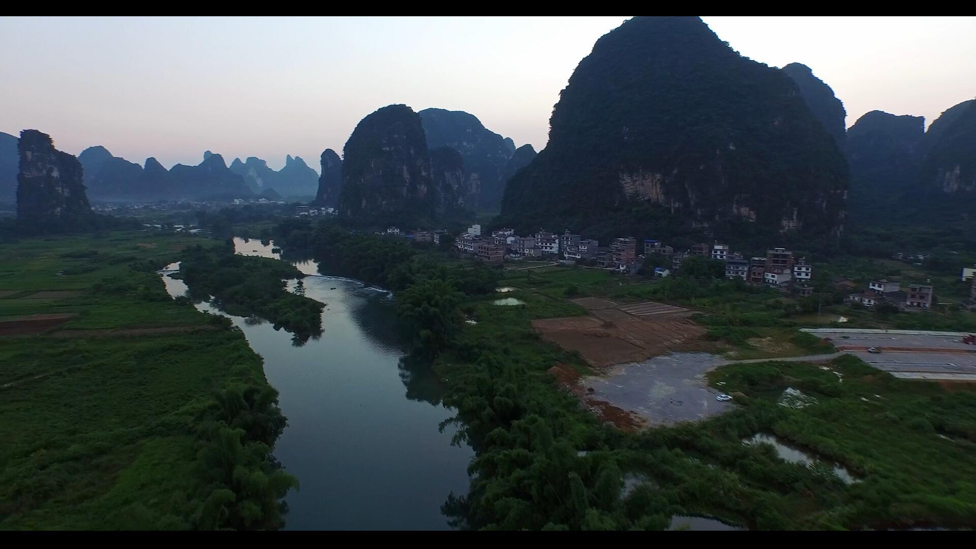 桂林山水航拍视频的预览图