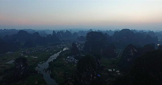 日出广西桂林航拍视频的预览图