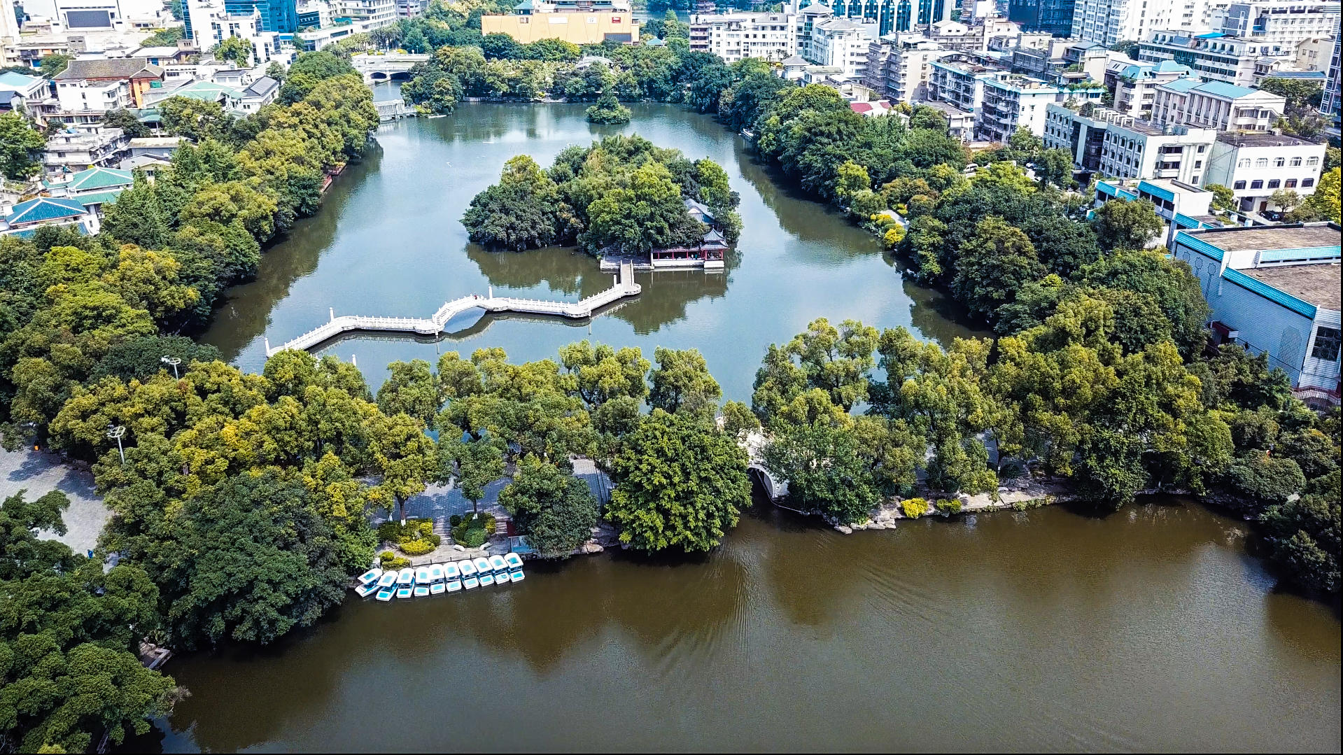4k高清航拍桂林两江四湖景区视频的预览图