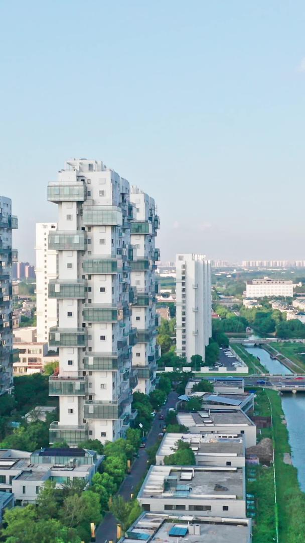 上海嘉定新城社区居民楼视频的预览图