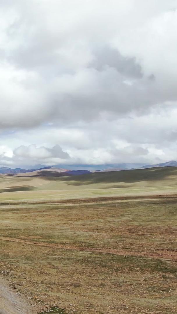 西藏高原天路航拍视频视频的预览图