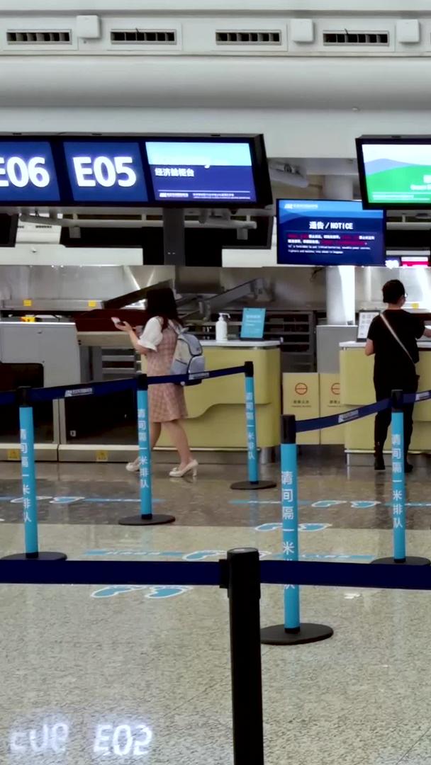 武汉天河机场柜台值机托运材料视频的预览图