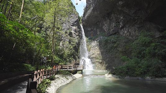 国家5A级旅游景区重庆黑山谷黑山谷神龙瀑布视频的预览图