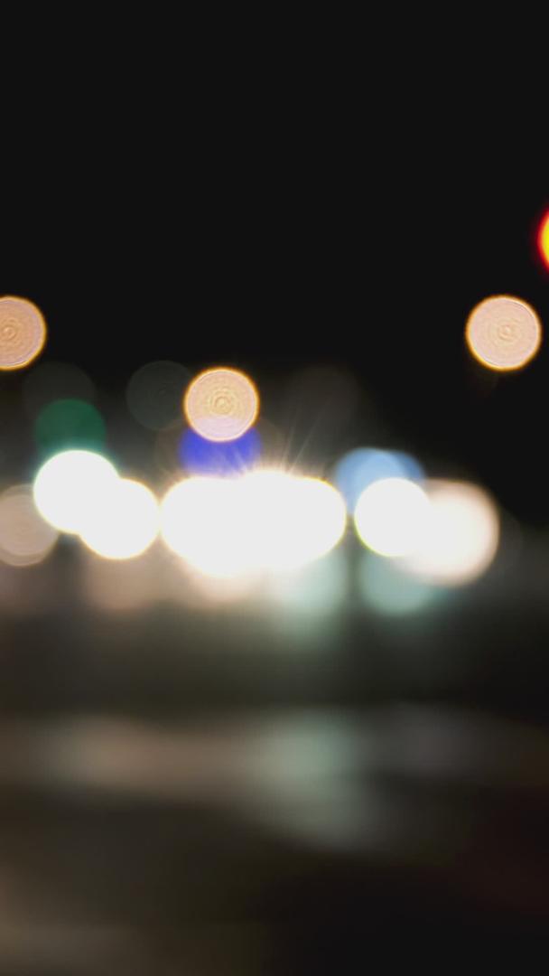 夜间城市虚化灯光视频的预览图