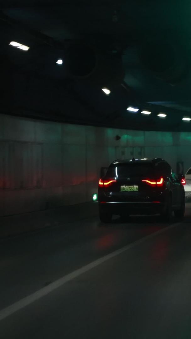 车辆行驶隧道的第一视角视频的预览图