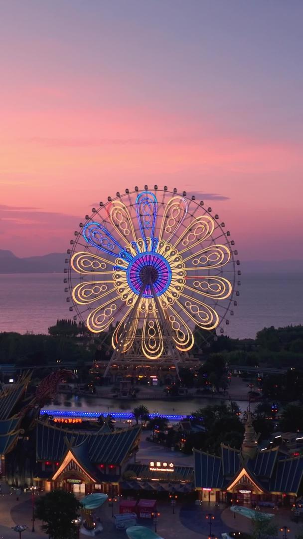 昆明七彩云南欢乐世界夜景航拍视频的预览图