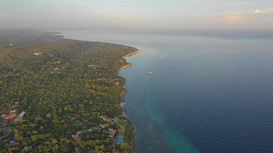 慢镜头航拍菲律宾薄荷岛海岸线风光视频的预览图