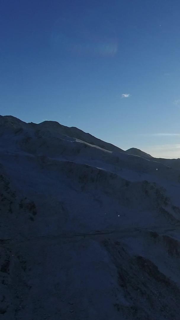 日出折多山雪山云海视频的预览图