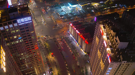 城市夜景车流4K航拍视频的预览图
