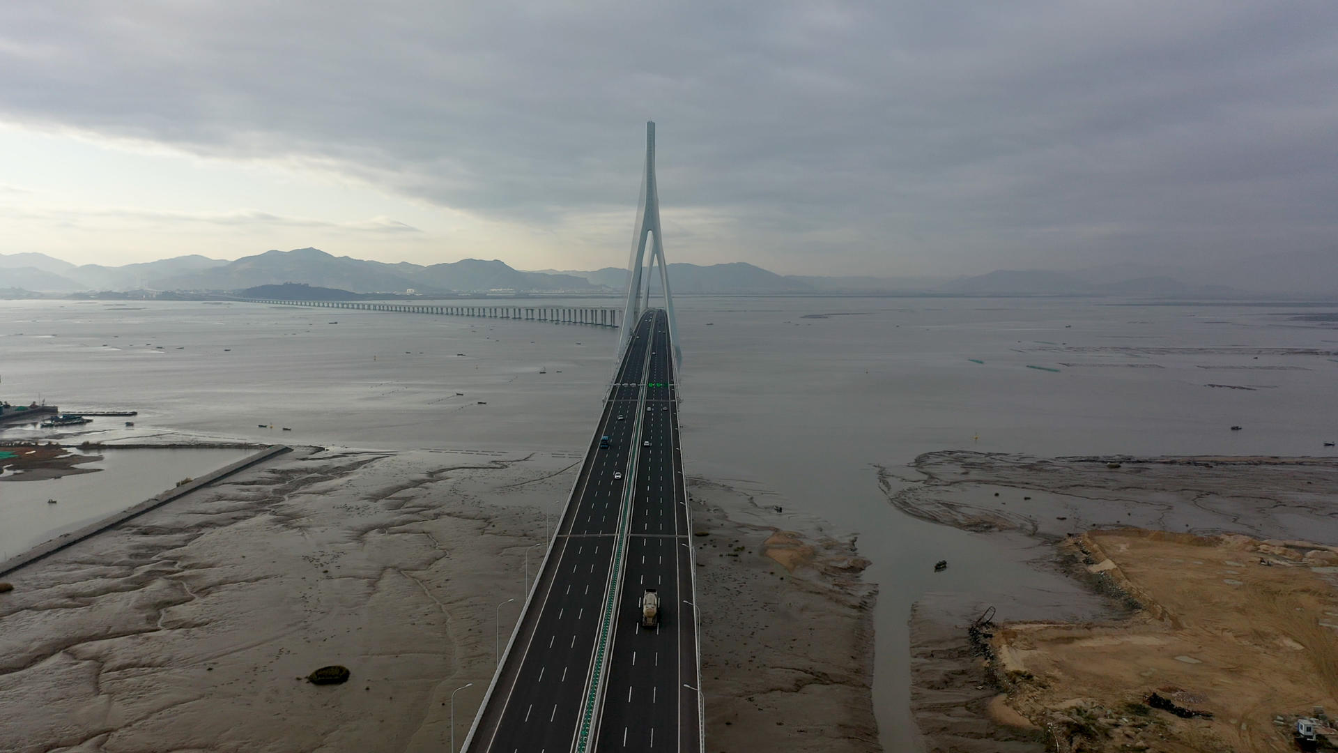 厦漳大桥航拍合集4K视频的预览图