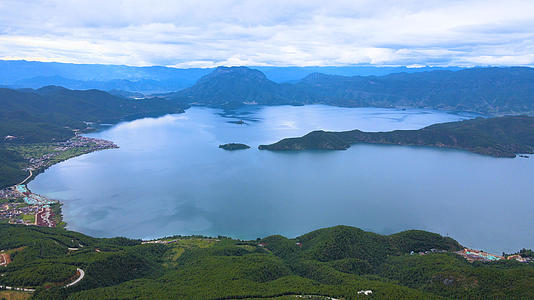 4K航拍云南泸沽湖风景区视频的预览图