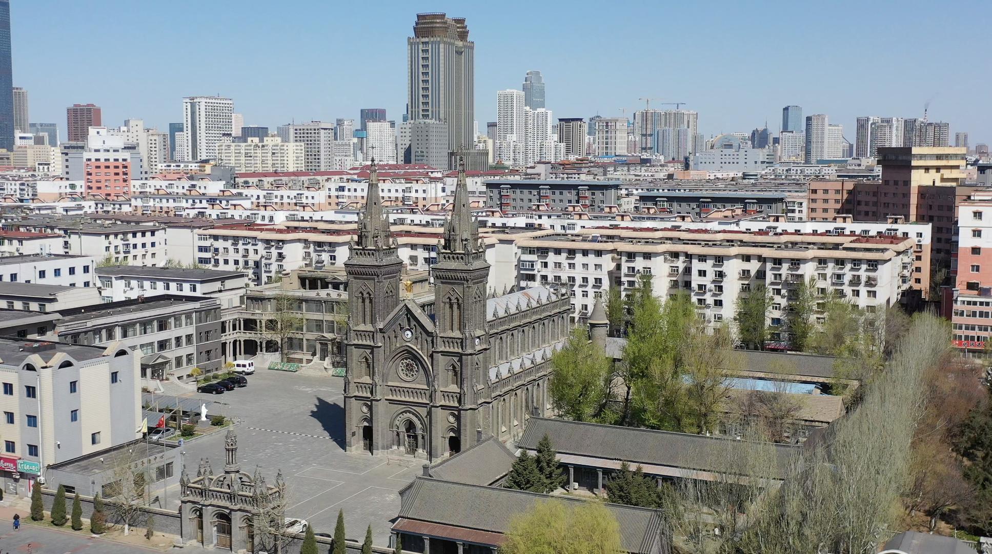 沈阳地标建筑南关天主教堂航拍4K视频视频的预览图