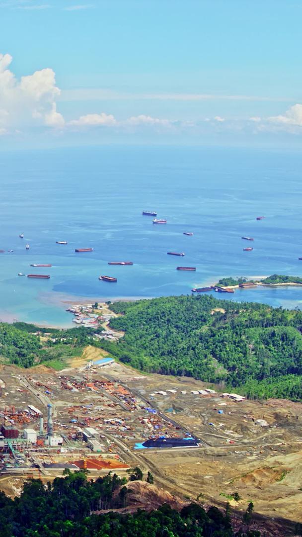 印尼工业区码头视频的预览图