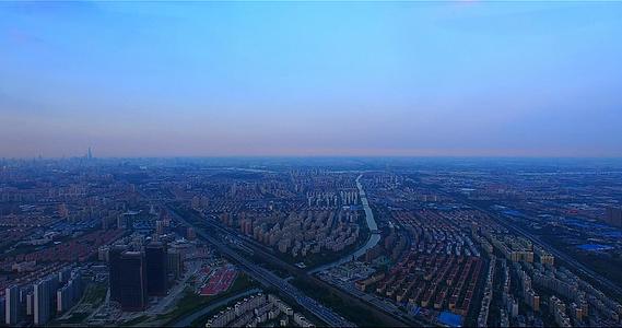 上海清晨城市天际线航拍视频的预览图