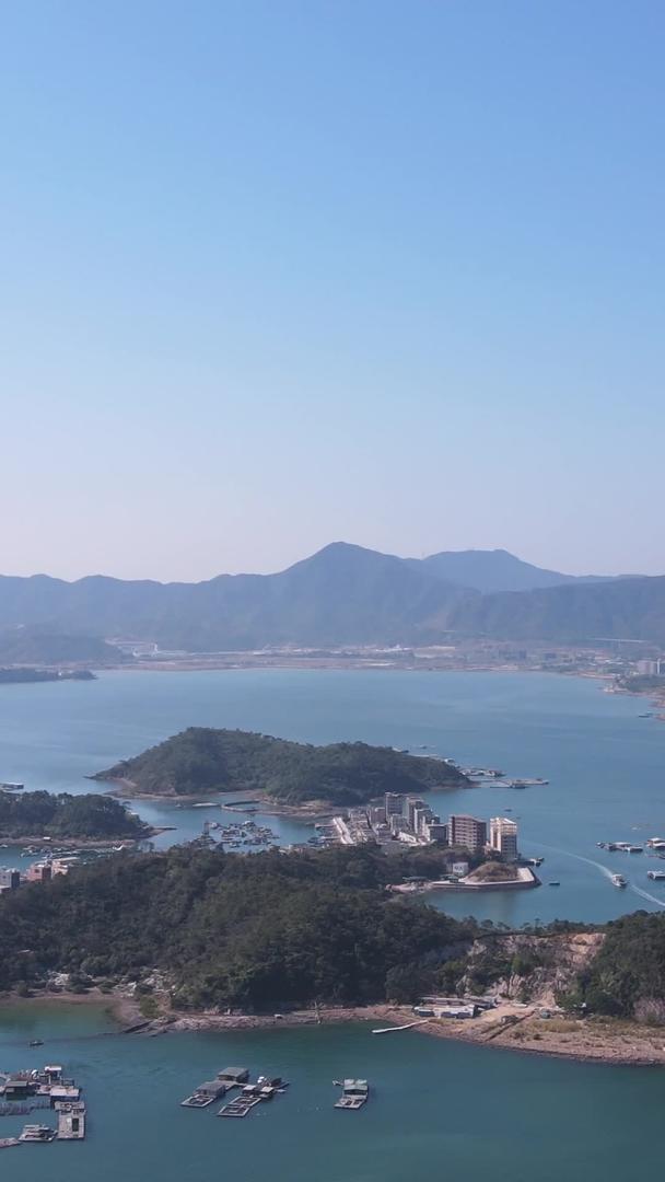 广东惠州蓝海上航拍的岛屿风光素材视频的预览图