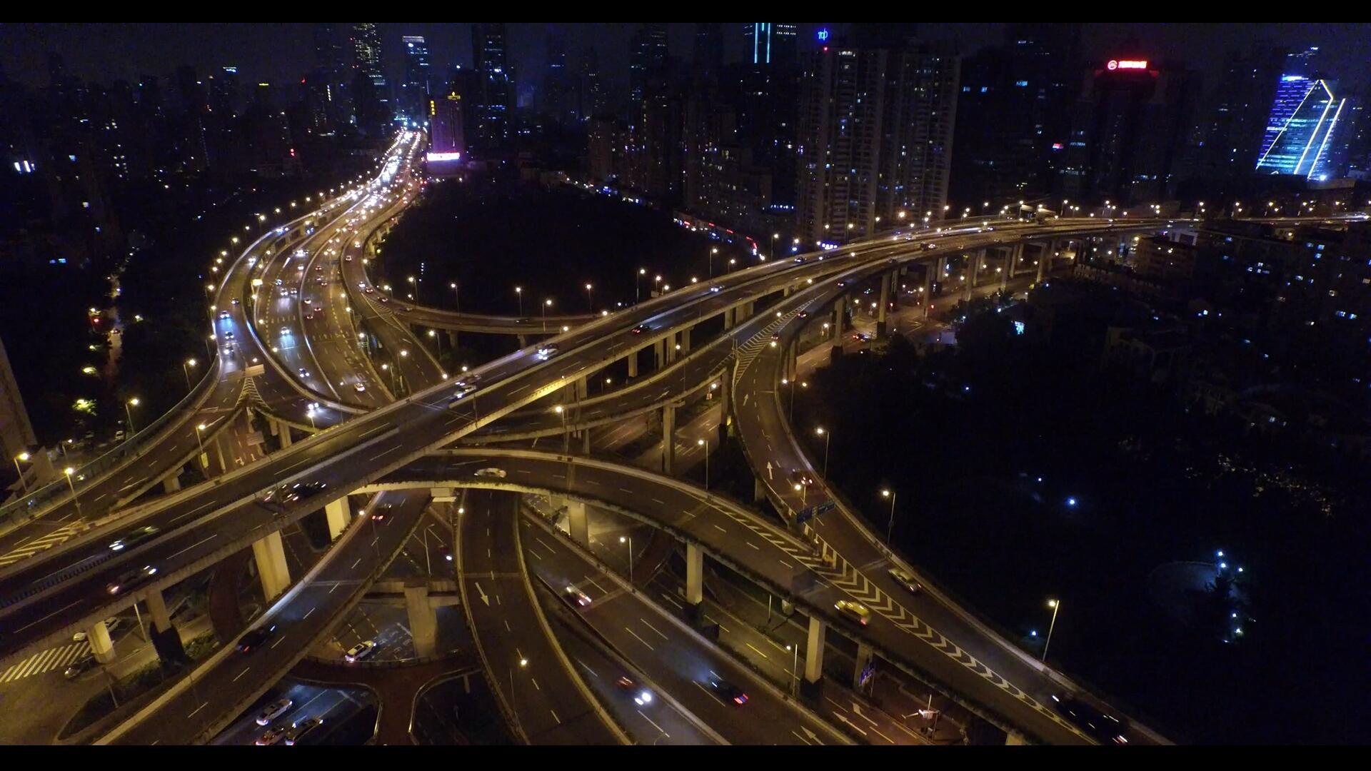 上海立交桥夜景航拍视频的预览图