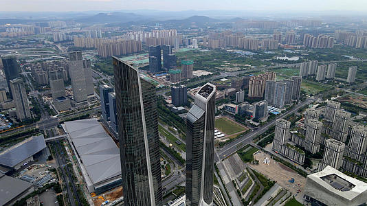 4K南京双塔楼环绕航拍视频的预览图