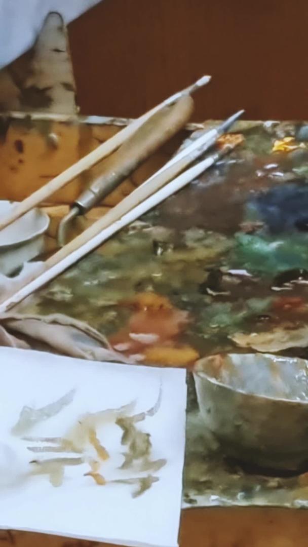 古老的沧桑历史油画调色板调色材料视频的预览图