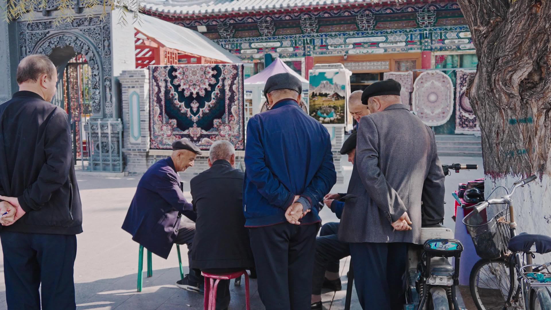 维吾尔族人4K新疆伊宁市视频的预览图