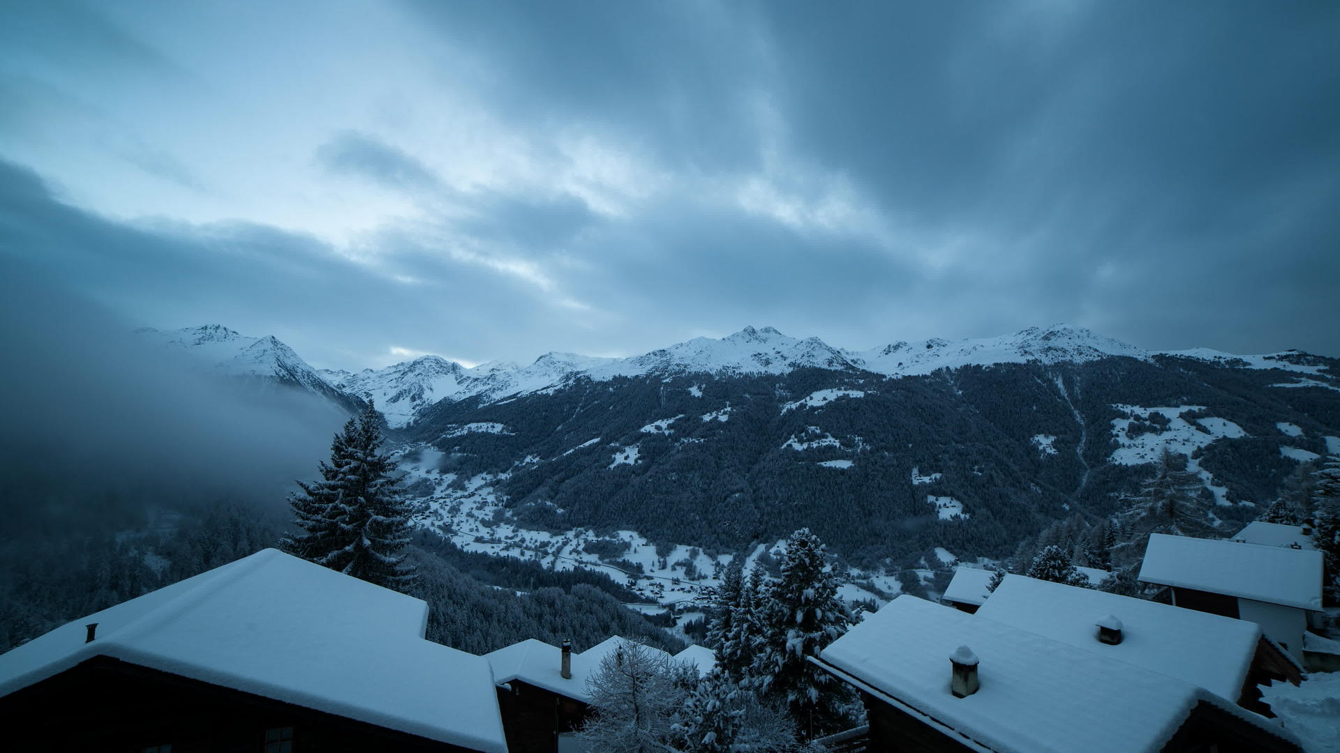 瑞士山村日夜流逝视频的预览图